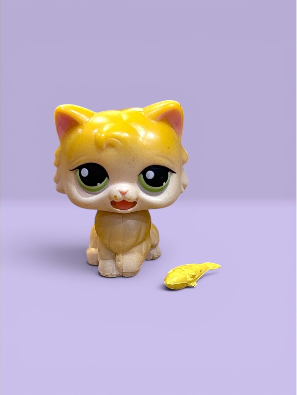 Littlest Pet Shop LPS Magic Motion #MM1 Persian Cat with Fish Accessory